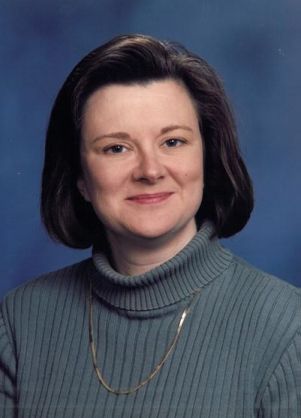 A portrait photo of Luann.